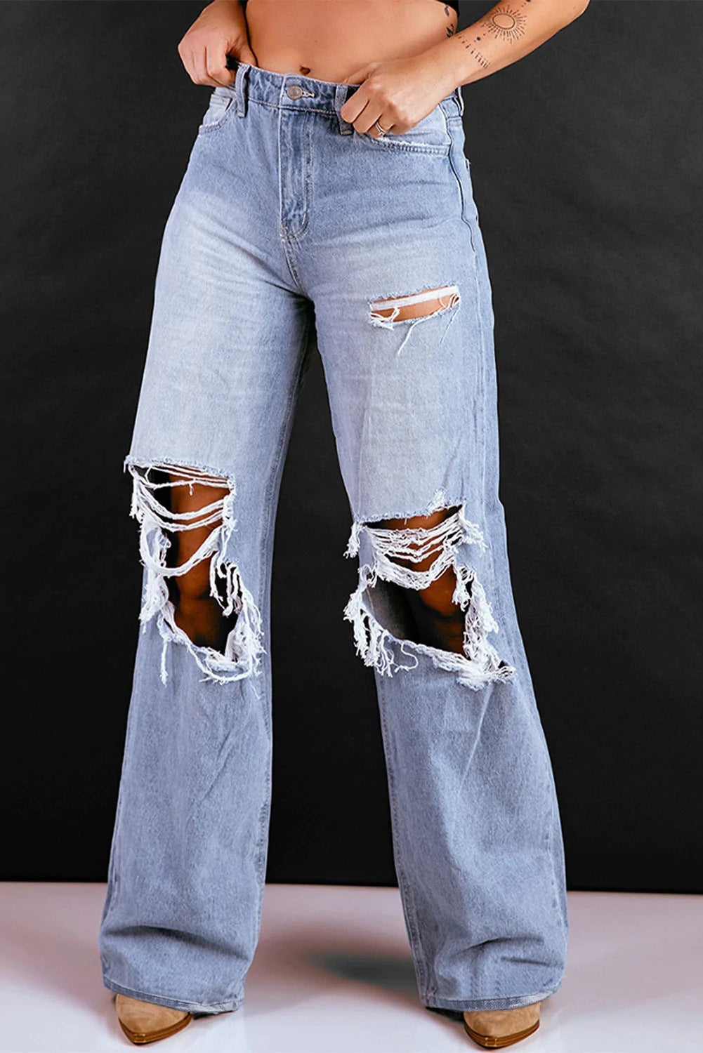 Jeans pantaloni dritti larghi con strappi effetto lavato a vita alta da donna aspie shop neurodivergenti neurodivergenza ADHD autism dyspraxia dyslexia spectrum neurodiversity neurodiverse conditions Tourette down dyscalculia Irlen autisme dyspraxie spectre dyslexie neurodiversité affections dyscalculie neurodivergents syndrome Asperger moda donna uomo bambino abbigliamento accessori mode femmes hommes enfants vêtements accessoires fashion women men children clothing accessories