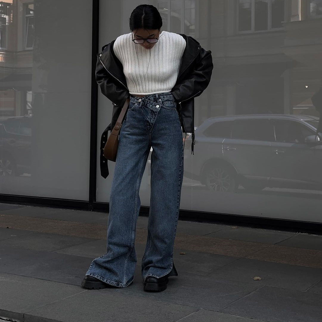 Jeans con bottone dislocato originale con spacco sul fondo da donna aspie shop neurodivergenti neurodivergenza ADHD autism dyspraxia dyslexia spectrum neurodiversity neurodiverse conditions Tourette down dyscalculia Irlen autisme dyspraxie spectre dyslexie neurodiversité affections dyscalculie neurodivergents syndrome Asperger moda donna uomo bambino abbigliamento accessori mode femmes hommes enfants vêtements accessoires fashion women men children clothing accessories