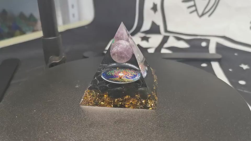 Orgonite Pyramid 60mm Amethyst Crystal Sphere Piramide di orgonite, sfera di cristallo di ametista e pietra di cristallo naturale di ossidiana adhd aspie shop neurodivergenti neurodivergenza ADHD autism dyspraxia dyslexia spectrum neurodiversity neurodiverse conditions Tourette down dyscalculia Irlen